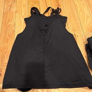 Lululemon tank/sports bra